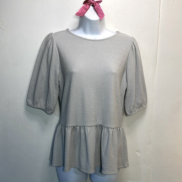 Banana Republic Tops - Banana Republic Soft Grey Spring 3/4 Sleeve Bottom Ruffle Shirt -XS-#0099